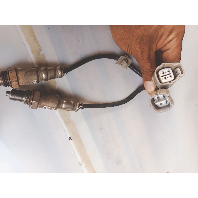 sensor oksigen 02 sigra 1000cc atas bawah