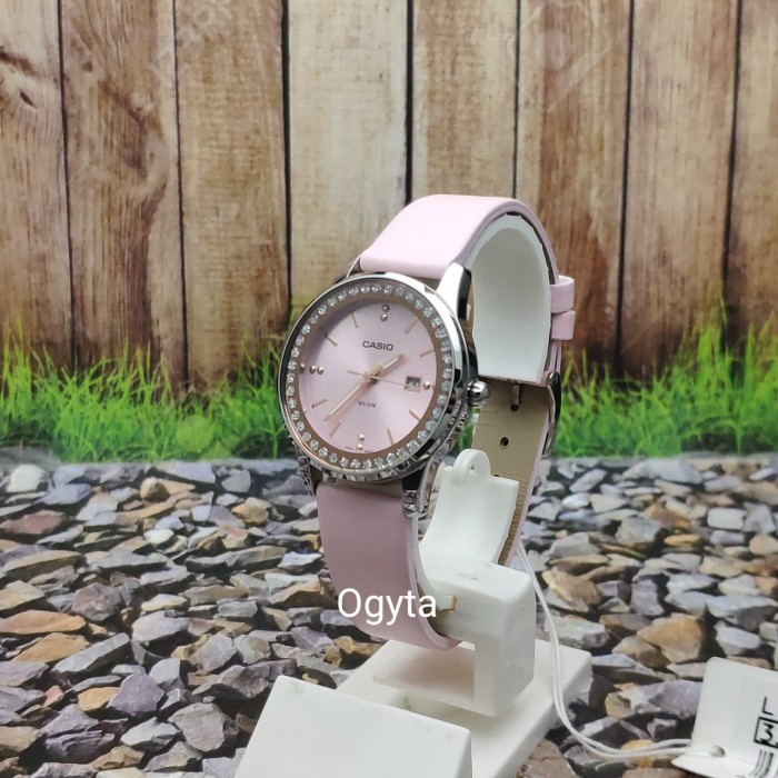Casio Analog Jam Tangan Wanita Strap Kulit Pink LTP-1358L-4A2 Original