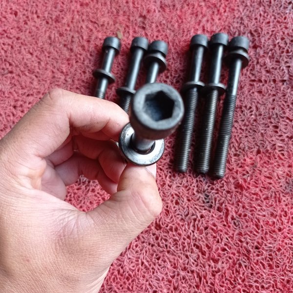 Baut Baud Deksel Silinder Kop Cylinder Head Nissan Serena C24 Dan Xtrail X-Trail T30 Asli Ori