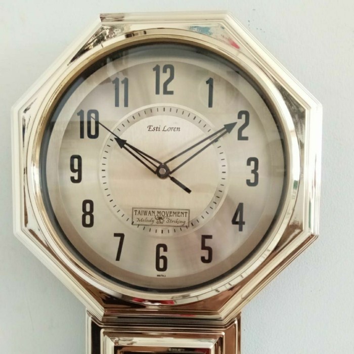 Konfli Jam Dinding Esti Loren Bandul Melody