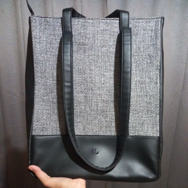 PRELOVED LEVAYA TOTEBAG