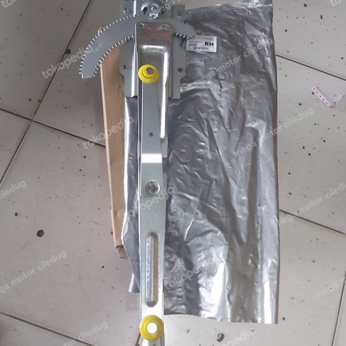 

regulator window kaca l300 b/l300 d kanan merek top BEST