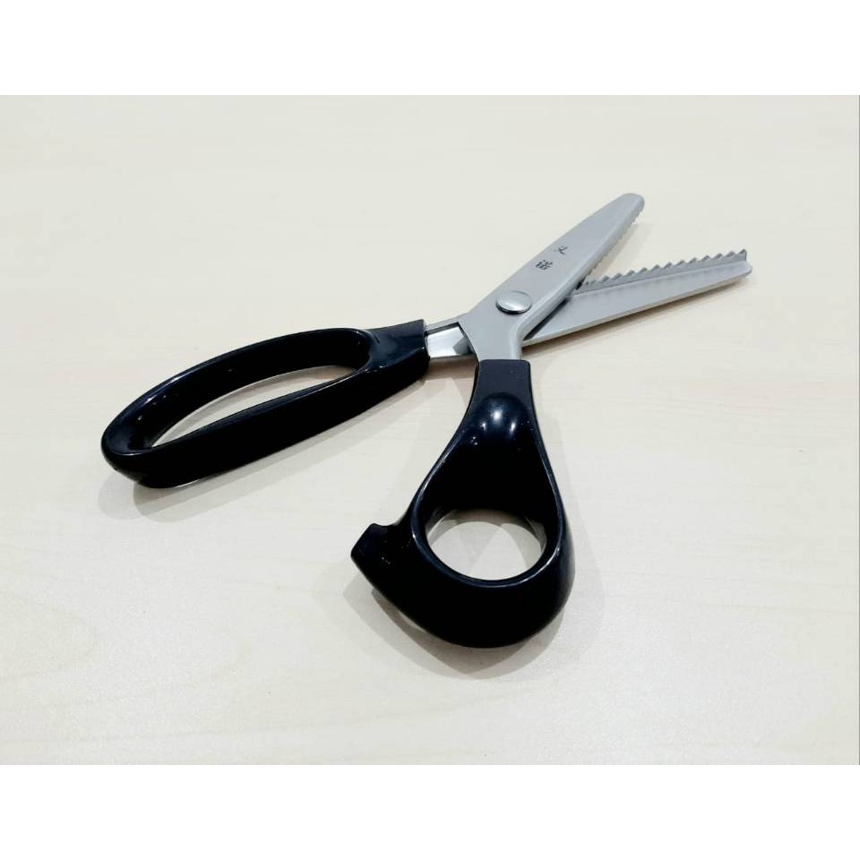 

Gunting Kain Zigzag 9" - Gunting Kain Belltex Stainless Steel