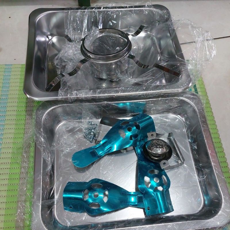 Tempat prasmanan kotak / PAN WITH STOVE