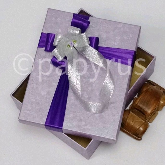 

Papyrus 20X25 Tinggi 5Cm Kotak Kado Gift Box Hadiah