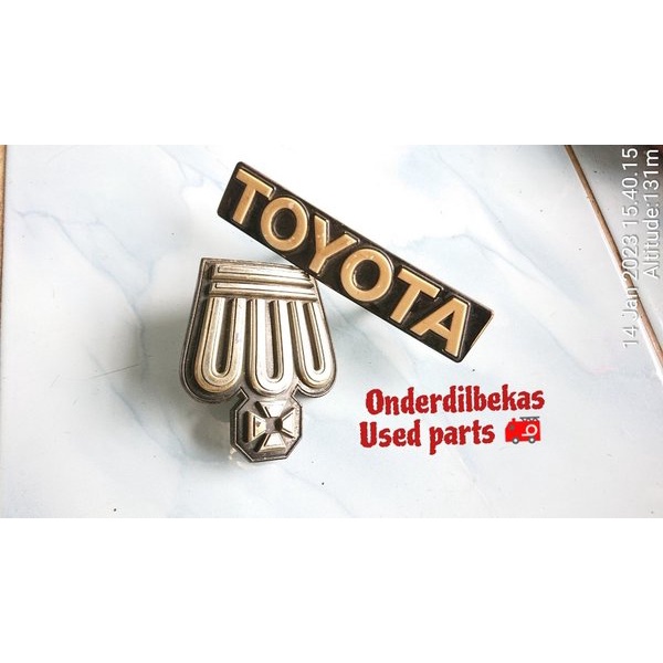 Emblem Grill Toyota Crown Super Saloon 1991