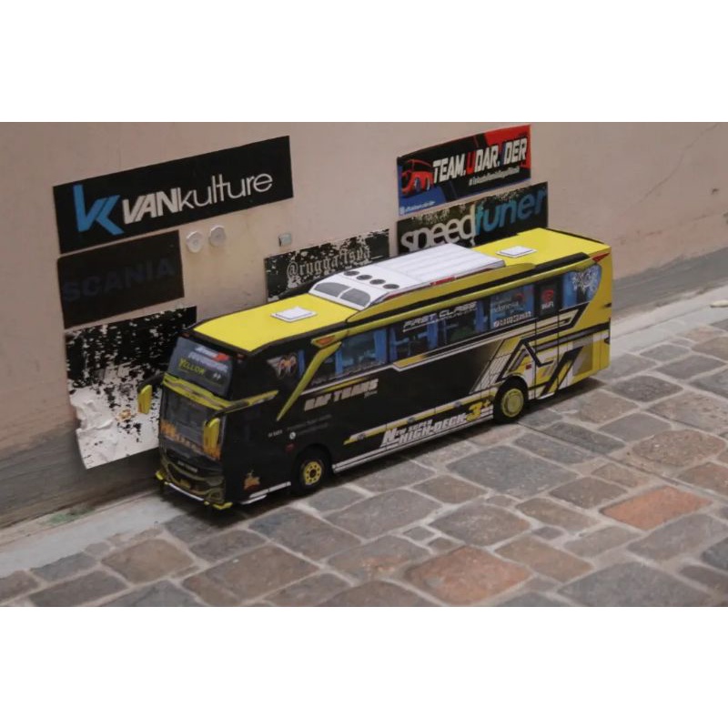 PAPERCRAFT BUS RAF TRANS YELLOWMOON  SKALA 1:50