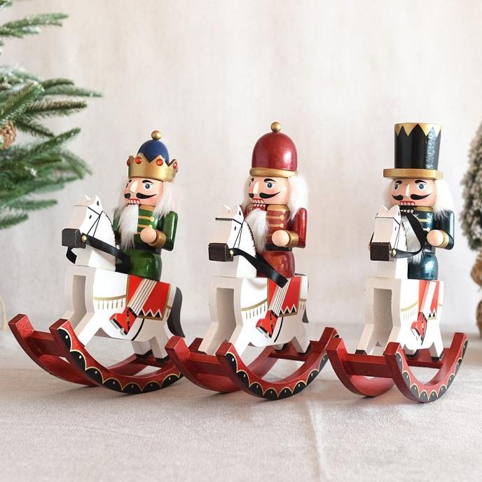 

New Nutkereta Kuda Kayu Prajurit Natal Dekorasi Pajangan Kayu Limited Edition