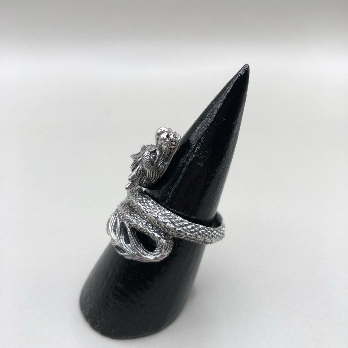 Mei Cincin Naga Perak