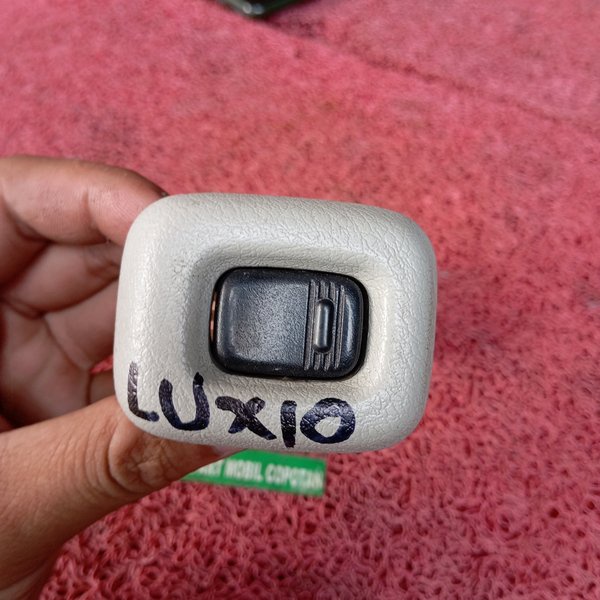 Switch Tombol Power Window Kaca Pintu Belakang Atau Tengah Daihatsu Granmax Gran Max Atau Luxio