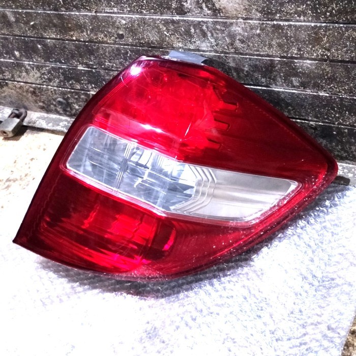 stoplamp stop lamp lampu stop kanan kiri jazz rs ge8 2010 2011 2012 tokolarisjaya8187