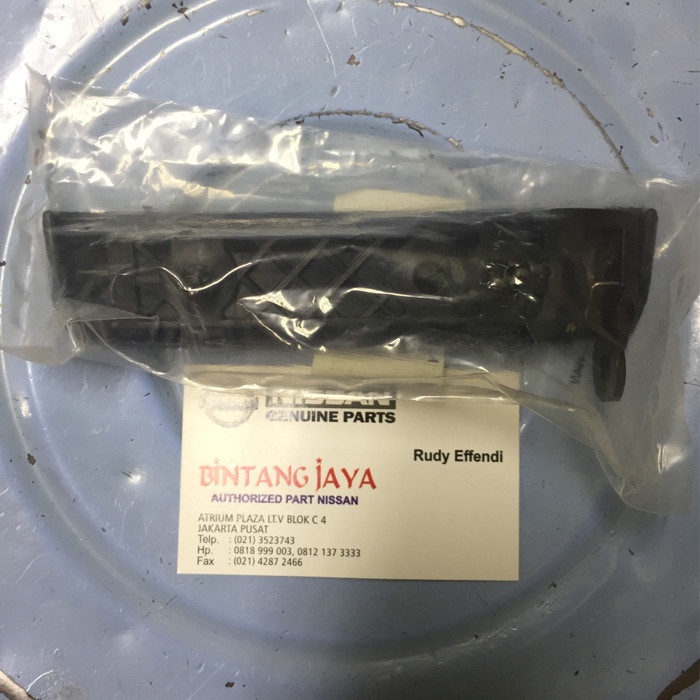 Handle Pintu Luar Kiri Nissan Terrano star