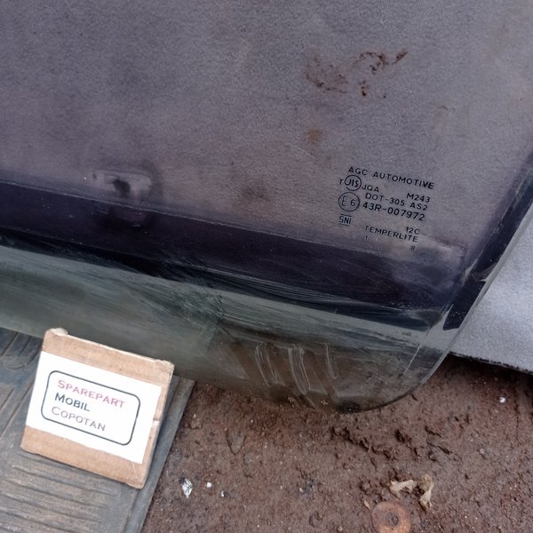 Kaca Pintu Depan Kiri Hyundai Trajet #Bergaransi