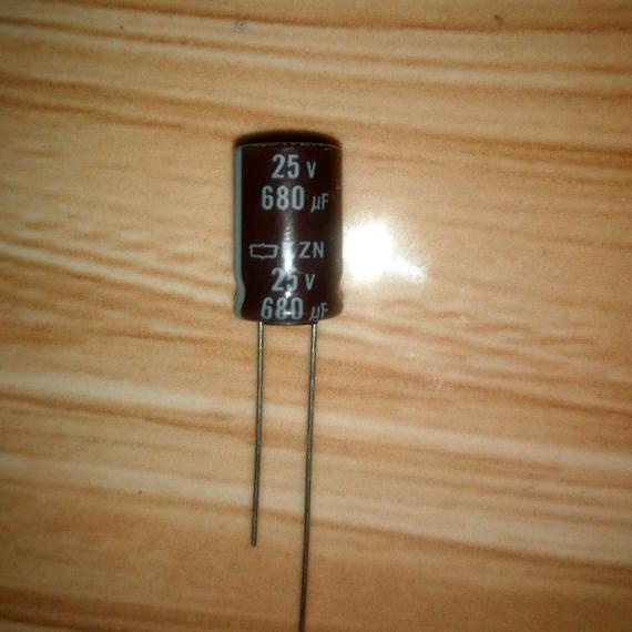 C Elco Elko 680uF 25V 680 uF 25 V