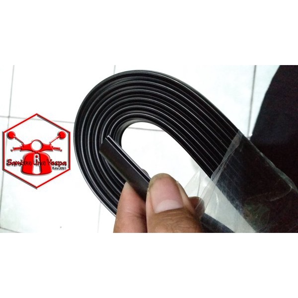 Karet List Lis Dek lantai triplang kualitas import Vespa Px Ps Strada Spartan Bisa Excel warna Hitam