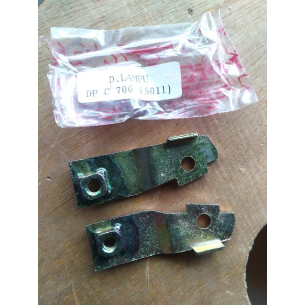breket lampu depan pangkon lampu c700 c800