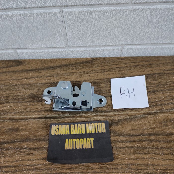 door lock bak pintu bagasi toyota hilux ( high quality ) inaina556677