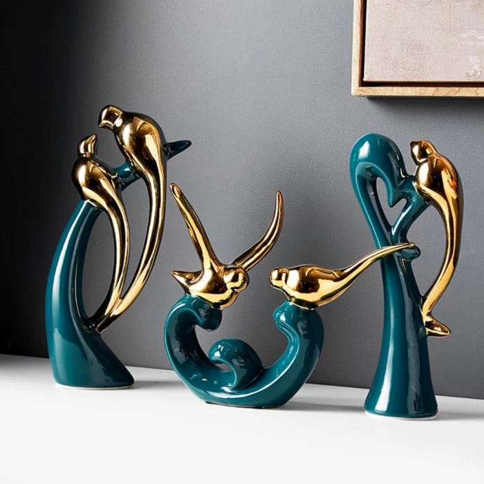 Patung Corak Duo Merak Emas Keramik Harmony