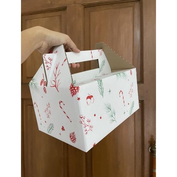 

[Terbaru] Dus Natal Christmas Box Gable 27.5 X 20 X 14 Cm ( Bundle 5 Pcs ) / Corrugated Box Packaging Die Cut Mailer Hampers Natal Murah
