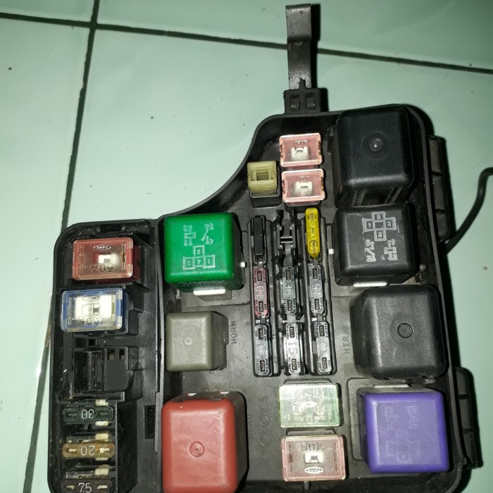 {Second} fuse box corona absolute 1.6 Murah