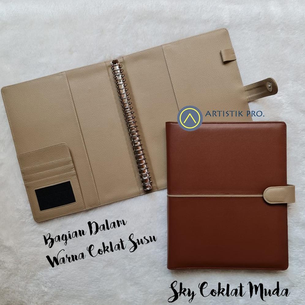 

Bisa COD BINDER POLOS SKY FORMAL WARNA KOMBINASI A5/20RING DAN B5/26RING Original