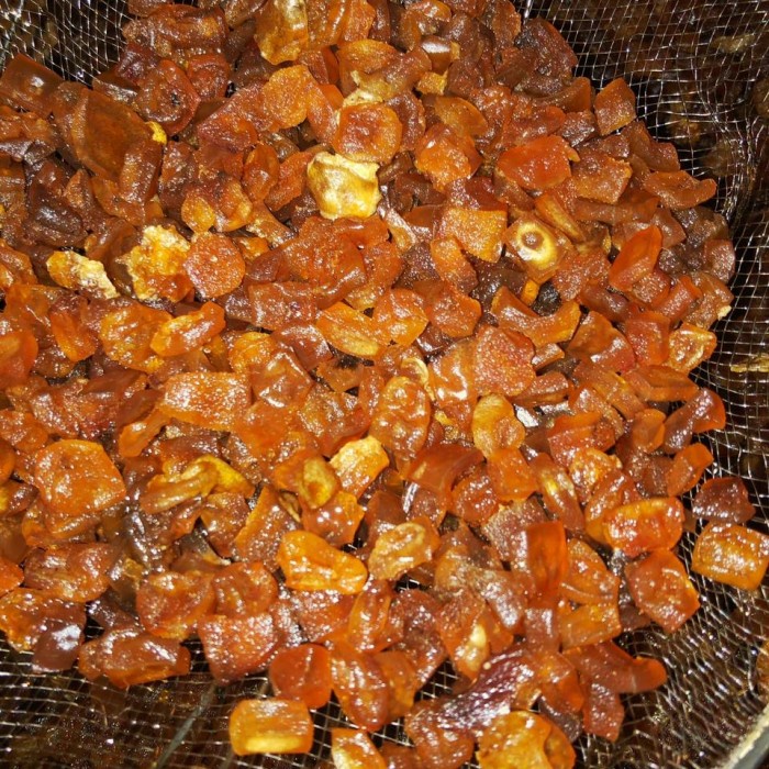 

Kerupuk - Kerupuk Kulit Sapi Mentah [1Kg]