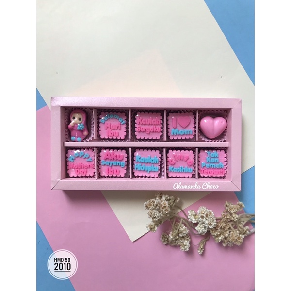 

coklat hari ibu / coklat hampers / coklat sekat / coklat karakter / kado