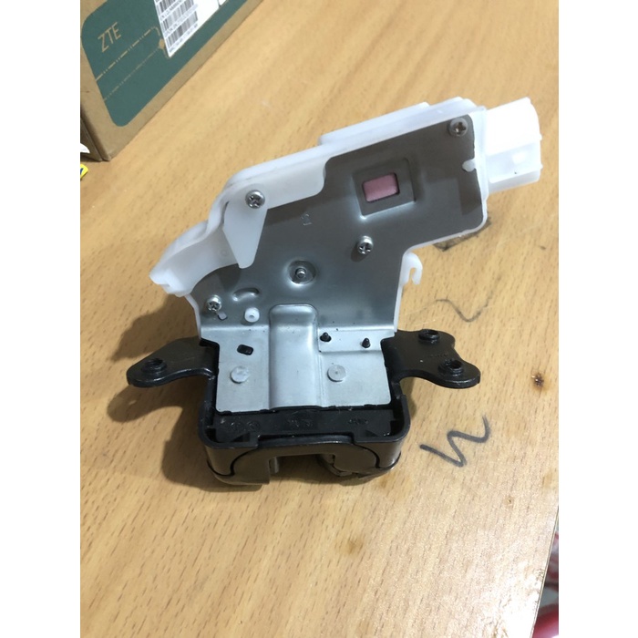 ✅Ori Doorlock Pintu Bagasi Door Lock Bagasi Toyota Innova Reborn Limited