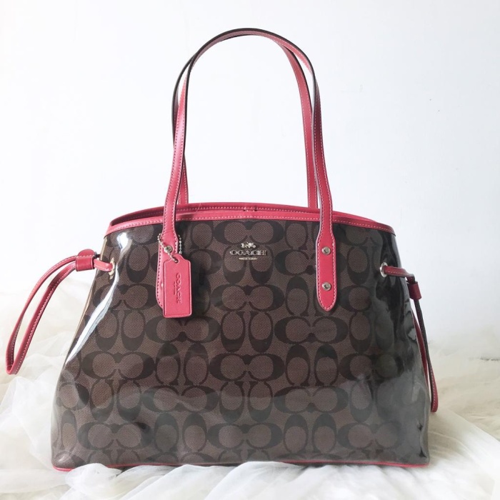 ✨New Coach Drawstring Tote Limited