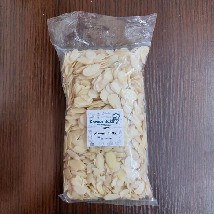 

ALMOND BLANCHED SLICES 250GR REPACK IRISAN ALMOND KUPAS Best Seller