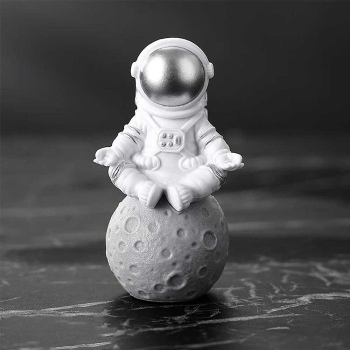Pajangan Dekorasi Kamar Anak Figure Astronot Spaceman Resin