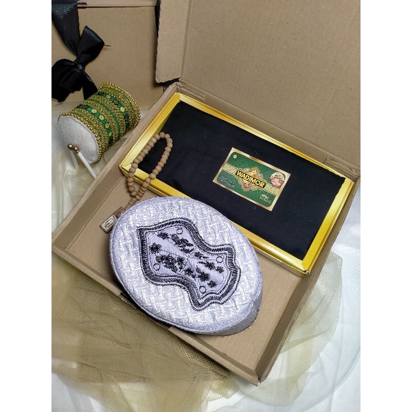 

[PAKET 5] HAMPERS MUSLIM / GIFT BOX / HAMPERS RAMADHAN / HAMPERS LEBARAN / PREMIUM GIFT HAMPERS