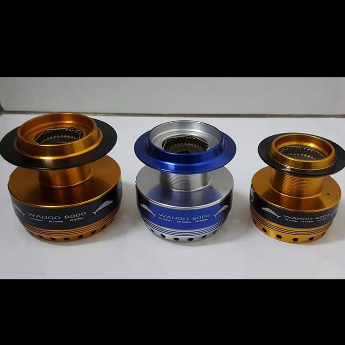 (wpd) spare spool ajiking "wahoo" 8000 (color gold black & silver blue)