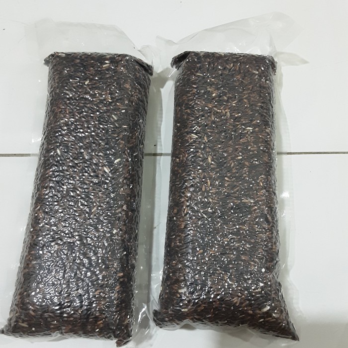 

Hitam Item Bukan Merah