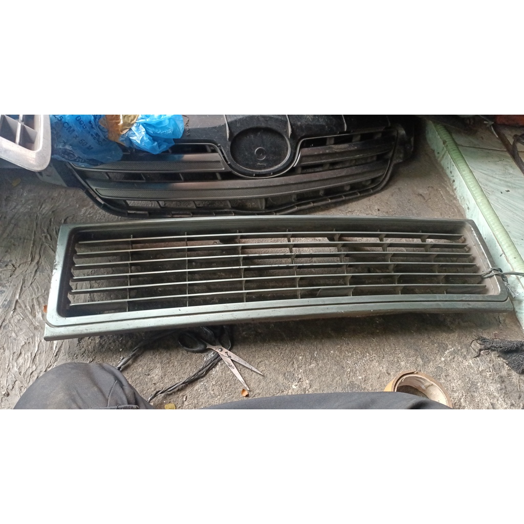 Grill isuzu panther kotak 2.3 original