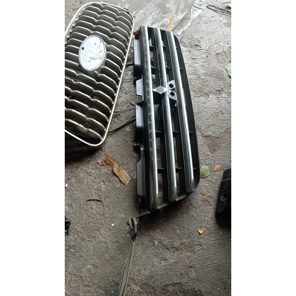 Grill Mitsubishi kuda 1997-2000 original
