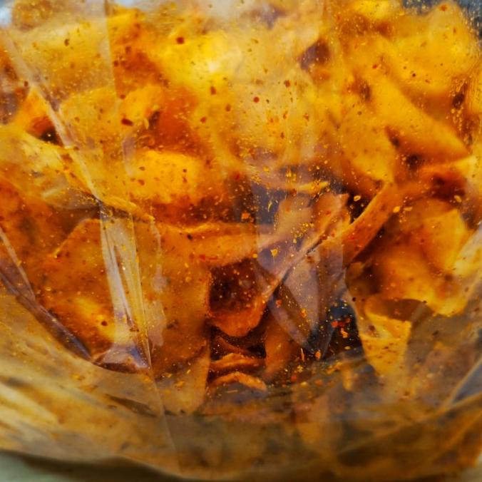 

BIG SALE KRIPSET PIKSET KERIPIK SETAN KERIPIK SINGKONG PEDAS 1 KG !!!!!