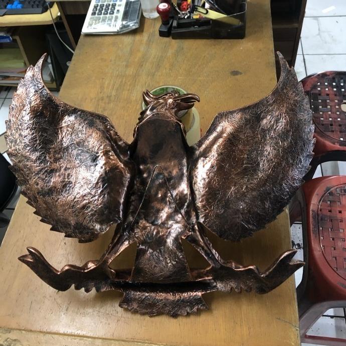lambang garuda pancasila bahan fiber perunggu 50cm