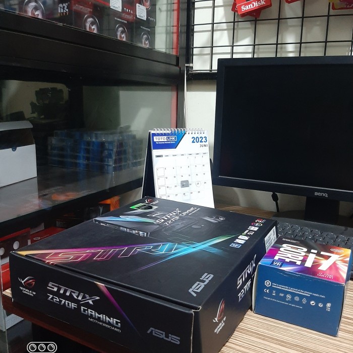 MOBO PAKET ASUS STRIX Z270F GAMING PROCESSOR CORE i7-7700 + fan