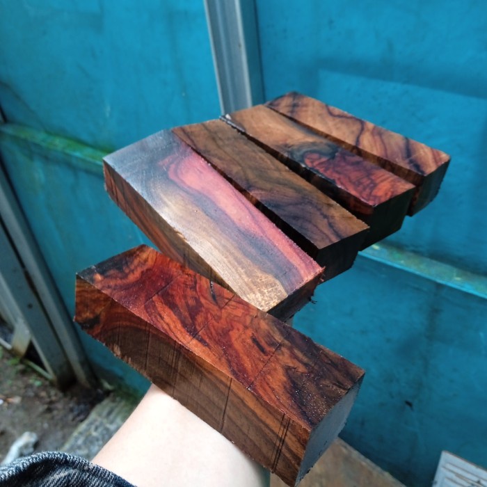 

Kayu Sonokeling Block Bahan Gagang Pisau