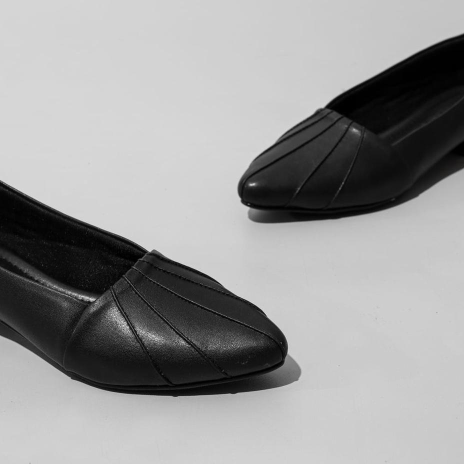 Montella O Sepatu Flat Shoes Wanita