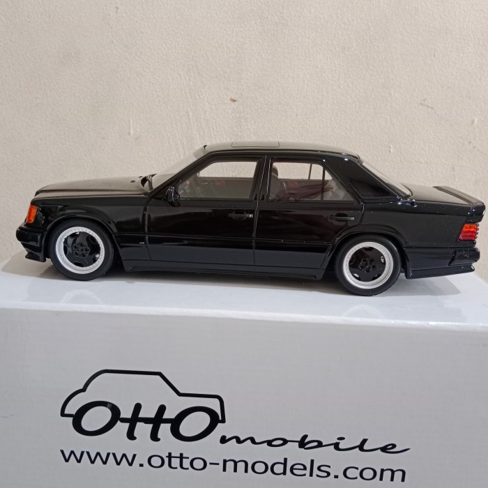 [Original] Diecast Mercedes-Benz 300E 5.6 Amg W 124 Hitam Skala 18 By Otto Terbatas