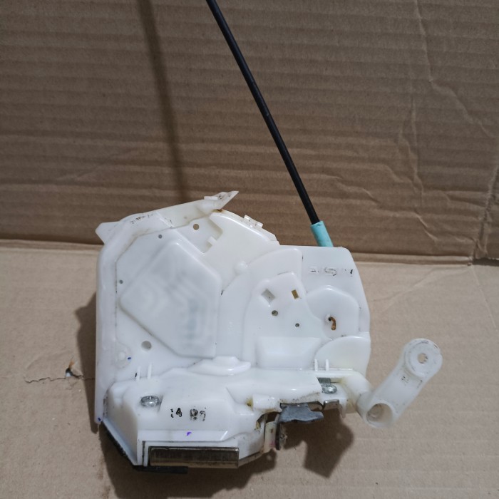 [Original] Door Lock Pintu Depan Kanan Avanza Xenia 2012 2017 Original Diskon