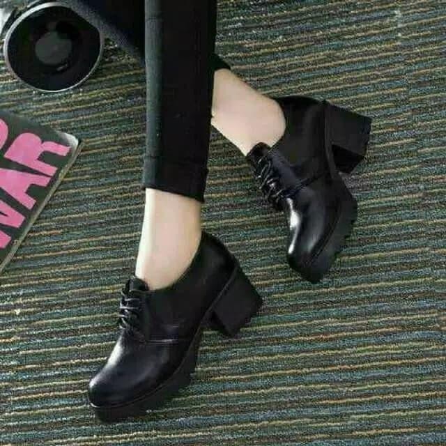 BISA COD - SEPATU WANITA BOOT KOREA STYLE HITAM