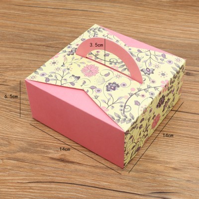 

Box Kue Kado Kotak (B02)
