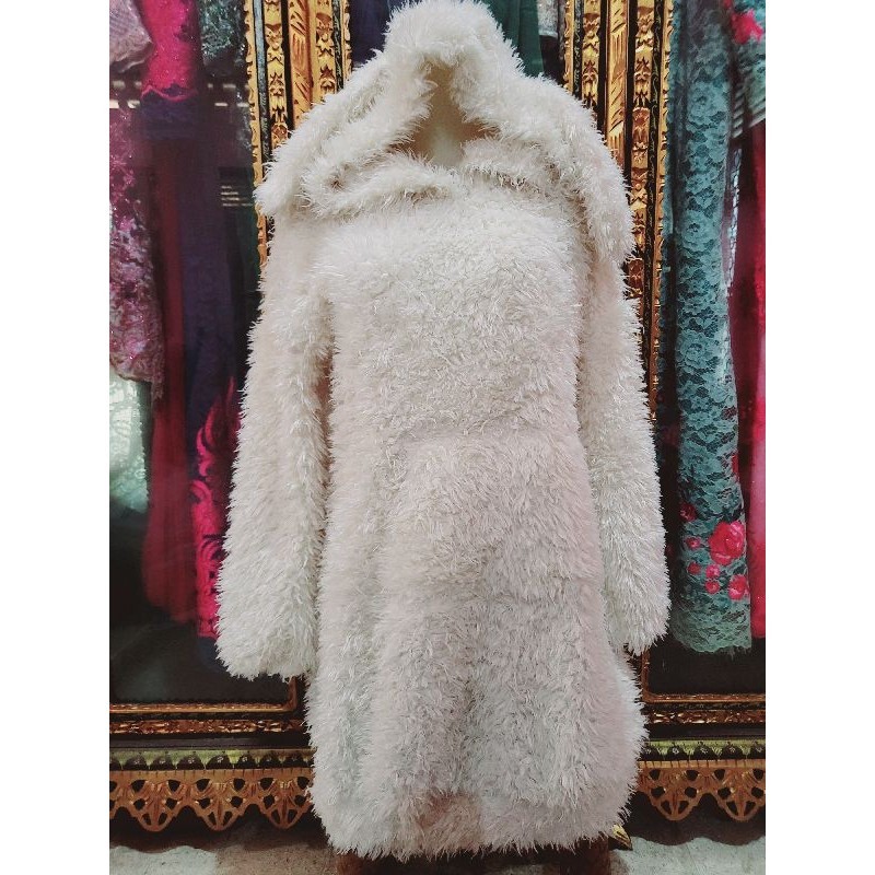 Tunik Hoodie Fuzzy Broken White / Mini Dress Bulu Putih Gading (Kuping Kelinci)