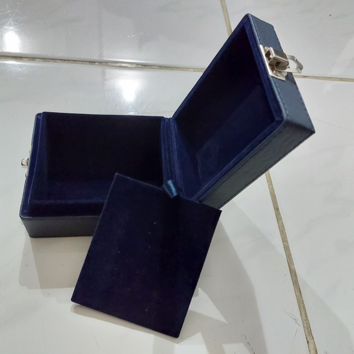 Box Kotak Perhiasan Emas Tempat Yimpanan Logam Mulia Kulit