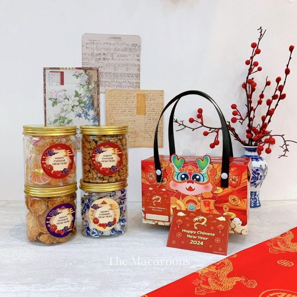 

AQW Hampers Imlek 2024 isi 2 jar Tahun Naga Sincia - Hampers Snack Kacang Telur Emping dan Permen Jeruk Susu - Chinese Parcel Souvenir Kue Kering - Chinese and Lunar New Year