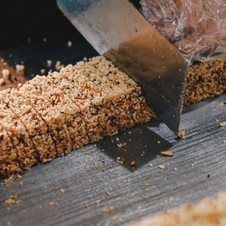 

AQW RiceBee Hampers IMLEK Almond Slice & Kacang Mede / Gift / Rengginang Taiwan / Vegan snack / Cemilan Sehat /Makanan Halal / Oleh oleh