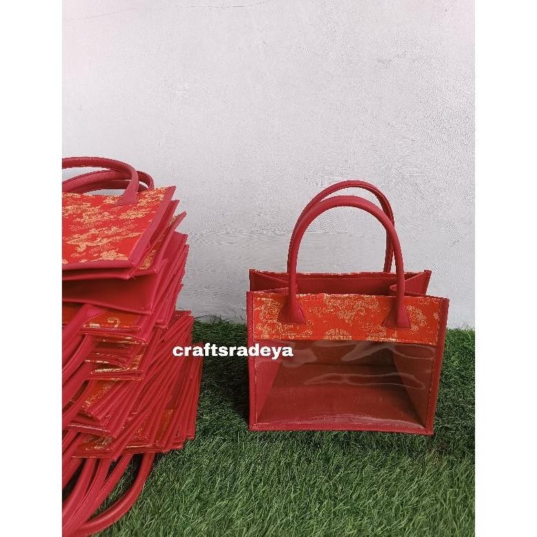 

Flash Sale" PARCEL HAMPERS / CHEONGSAM/ Hadiah imlek / Tas Bingkisan imlek Chinese / Giftbox imlek 2024 ||